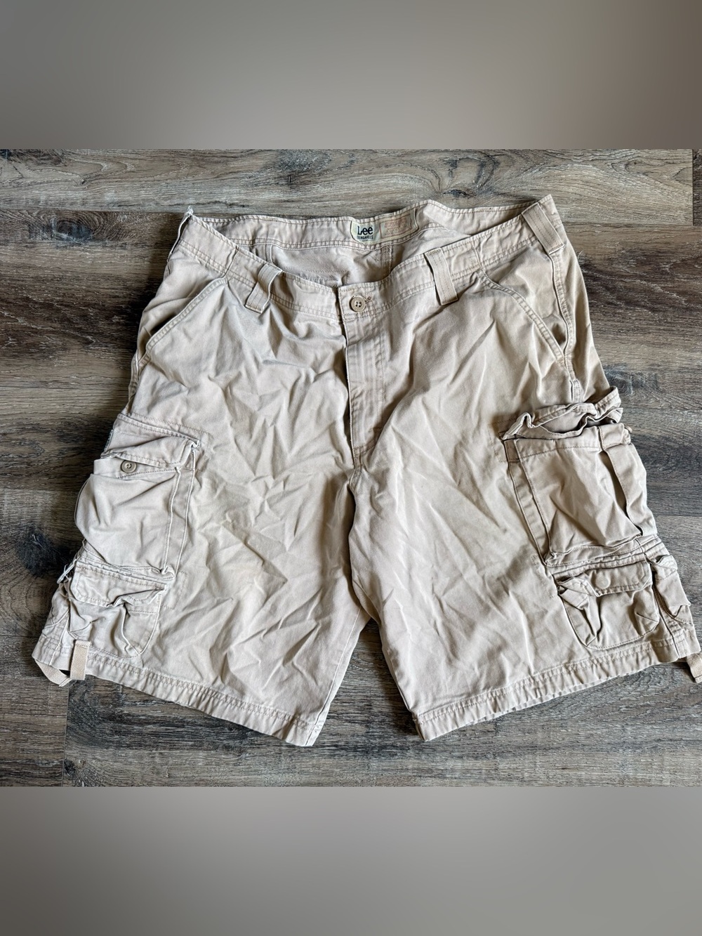 Lee Men’s Beige Cargo Shorts